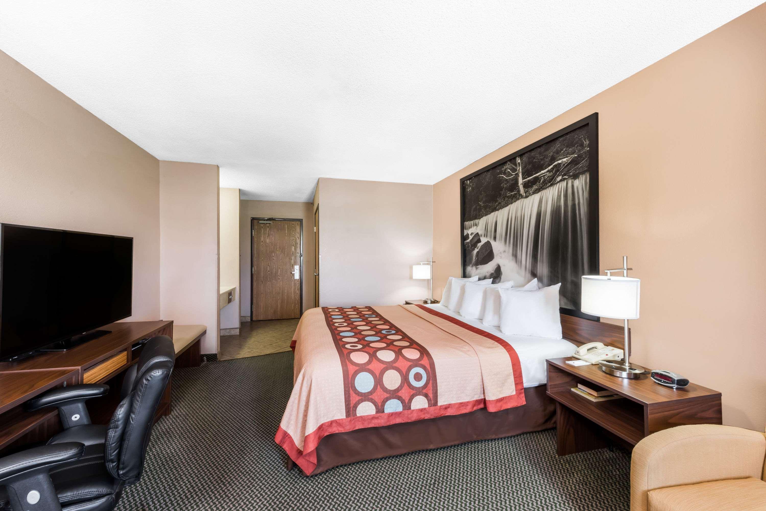 Super 8 By Wyndham Winfield-Quail Ridge Area Hotell Exteriör bild