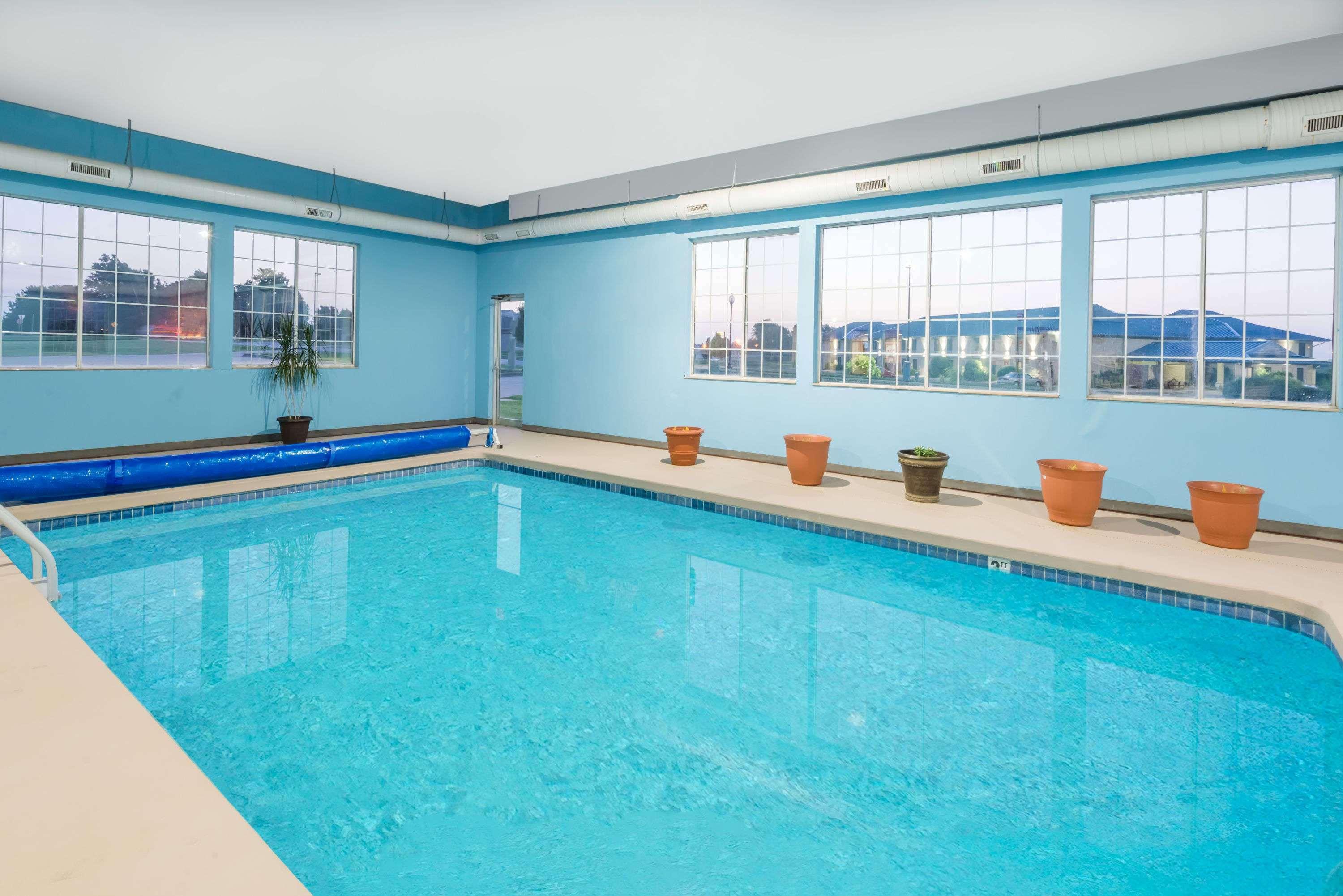 Super 8 By Wyndham Winfield-Quail Ridge Area Hotell Exteriör bild