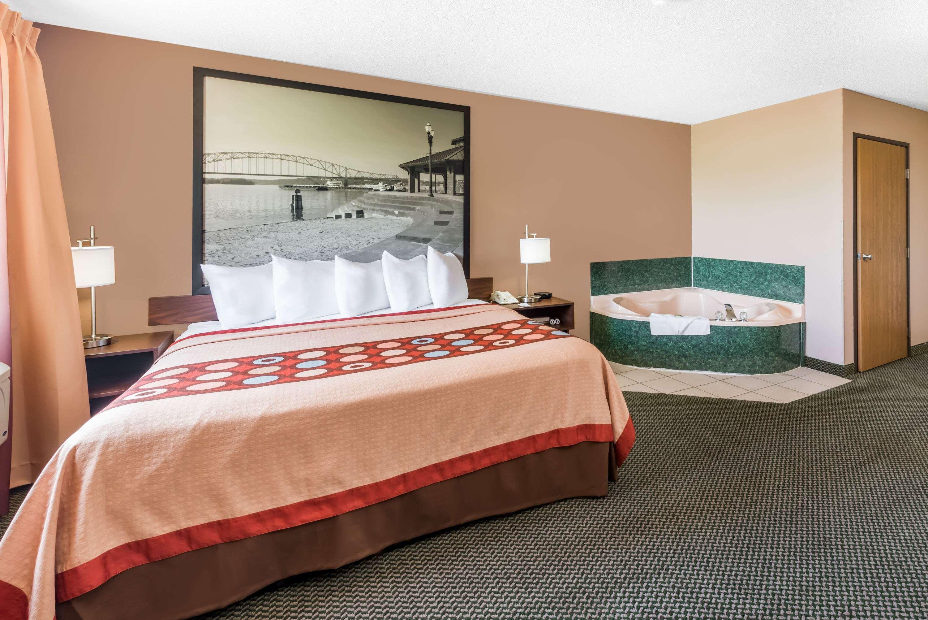 Super 8 By Wyndham Winfield-Quail Ridge Area Hotell Exteriör bild