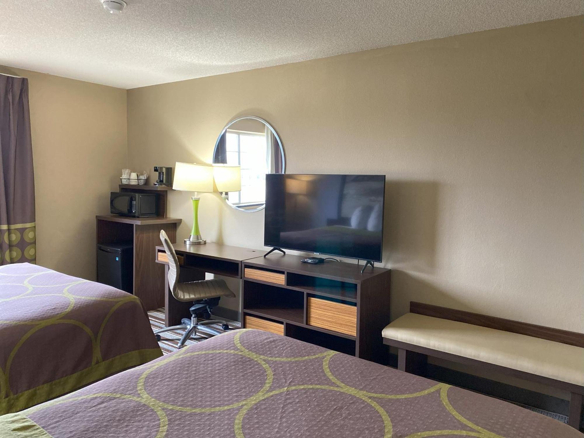 Super 8 By Wyndham Winfield-Quail Ridge Area Hotell Exteriör bild